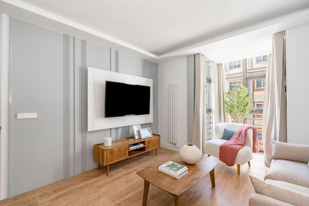 마드리드 Gran Via VI Calle Jacometrezo 2Br 2Bh 아파트 외부 사진